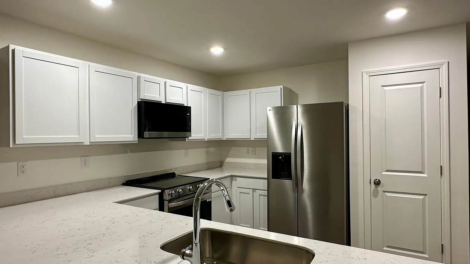 512 Liberty Hall Dr thumbnail 35