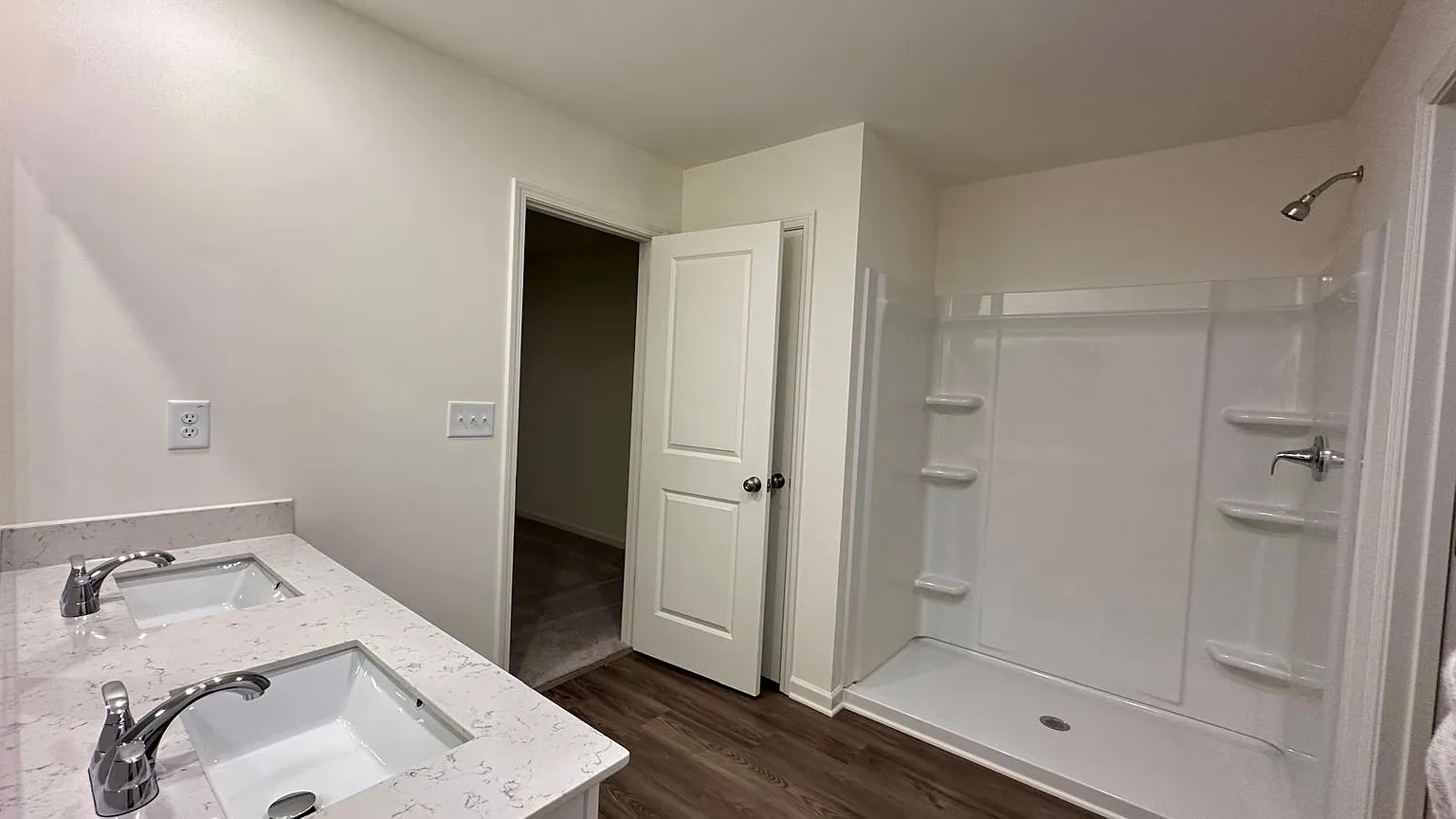 512 Liberty Hall Dr thumbnail 23