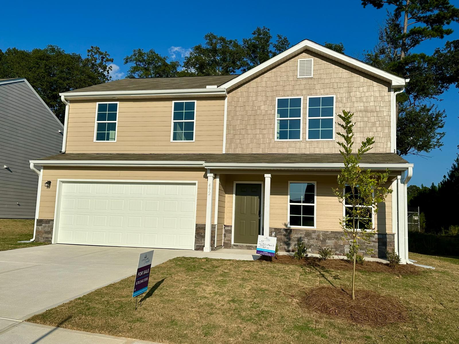 492 Grand Magnolia St exterior view