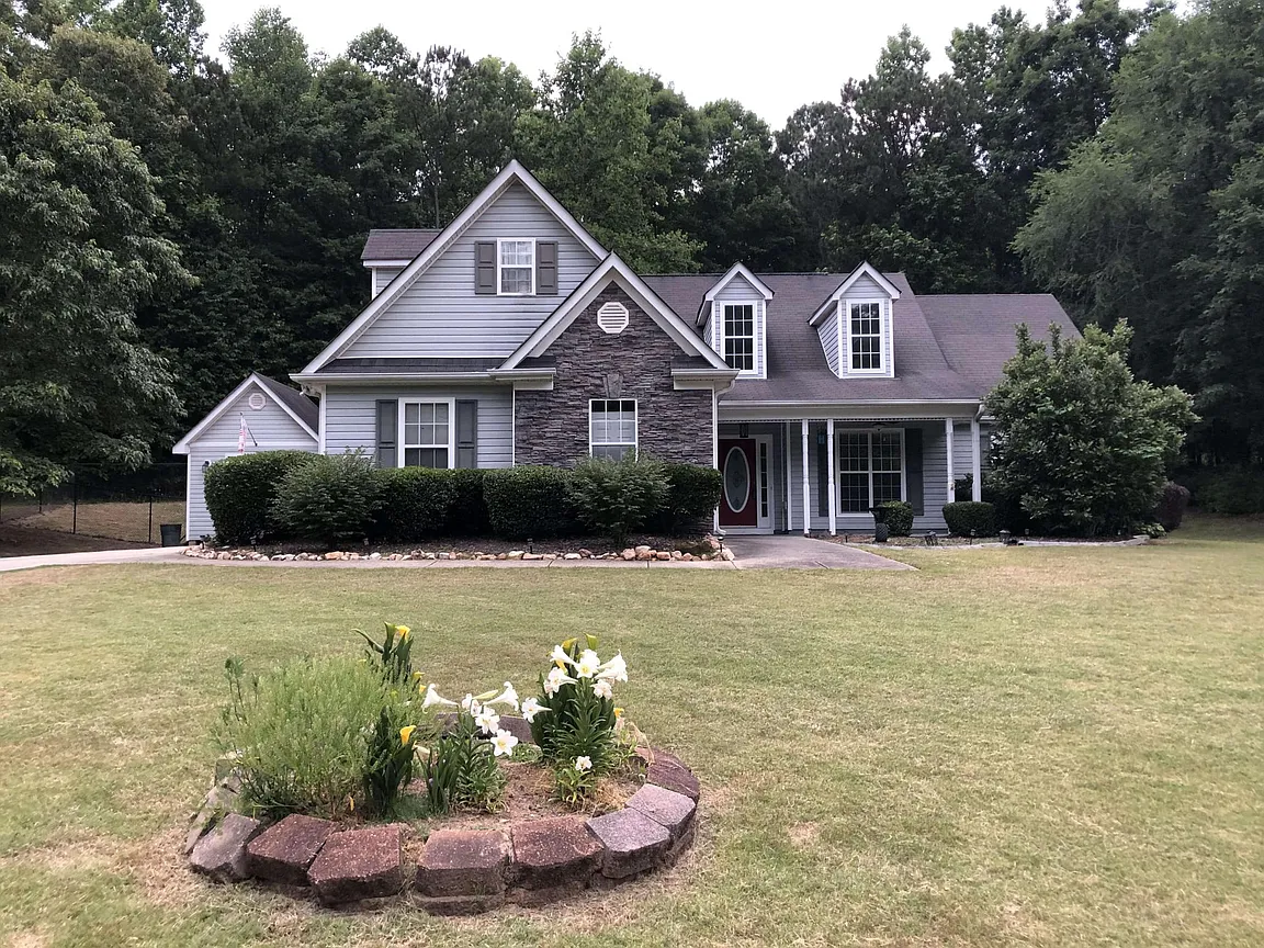 250 Dillion Dr exterior view