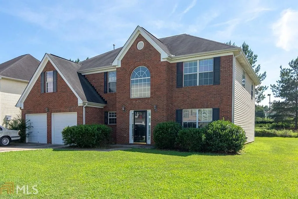 1312 Vicksburg Xing exterior view
