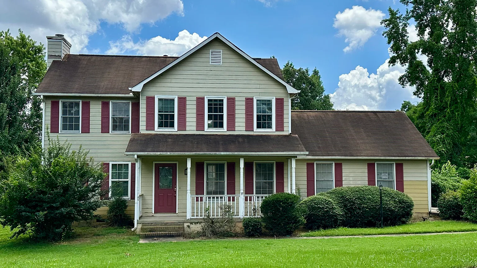 2763 Hunters Ct exterior view