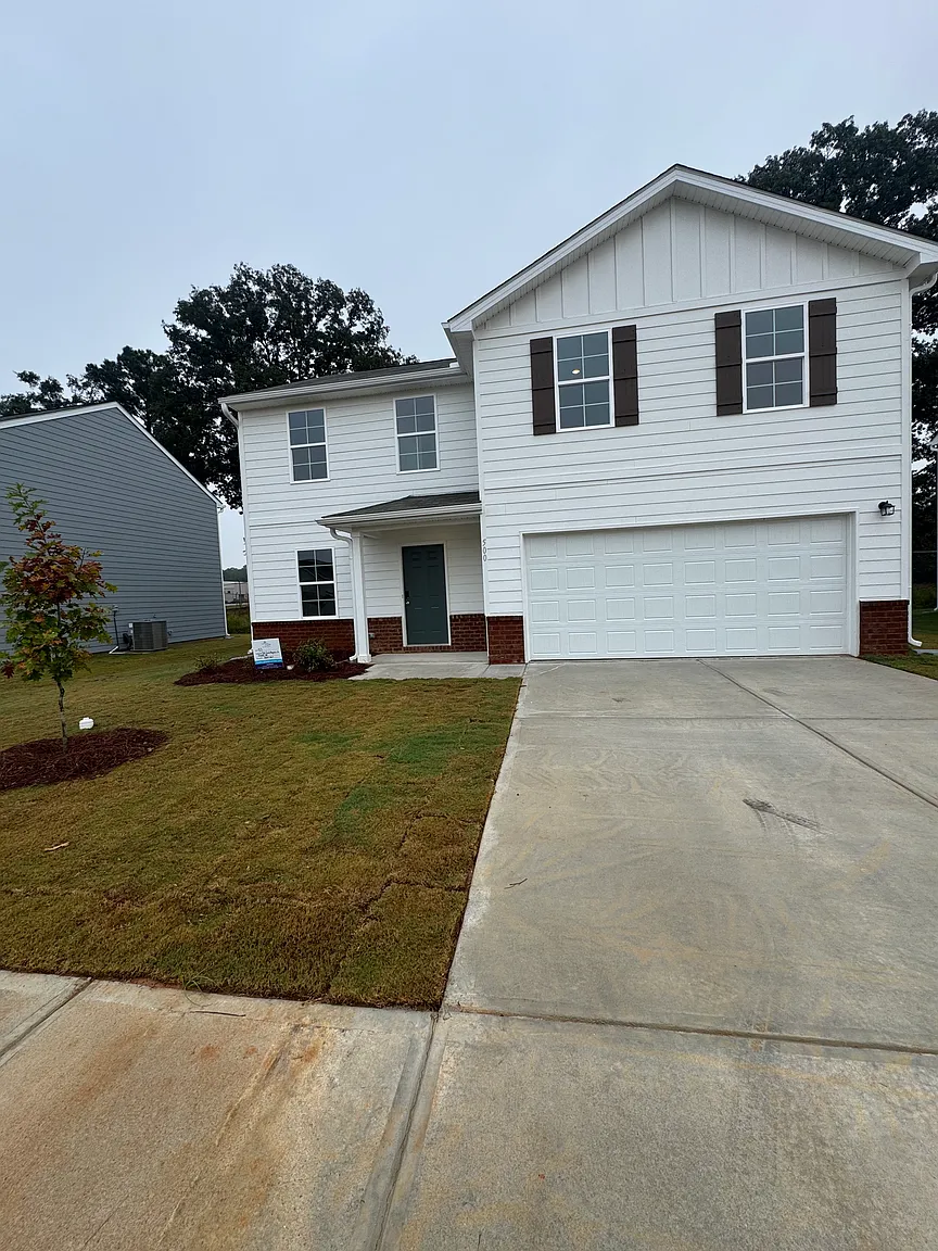 500 Grand Magnolia St exterior view